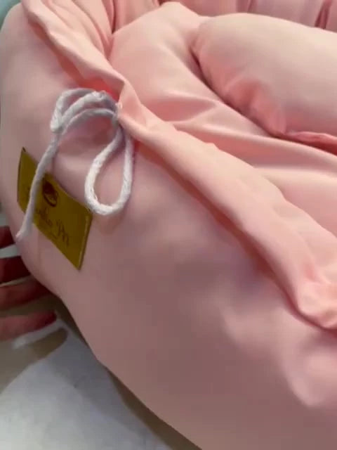 Caminha Pet Redonda Ajustável com Almofada de Coração – Lupzy™ Londres | Aconchego que Abraça