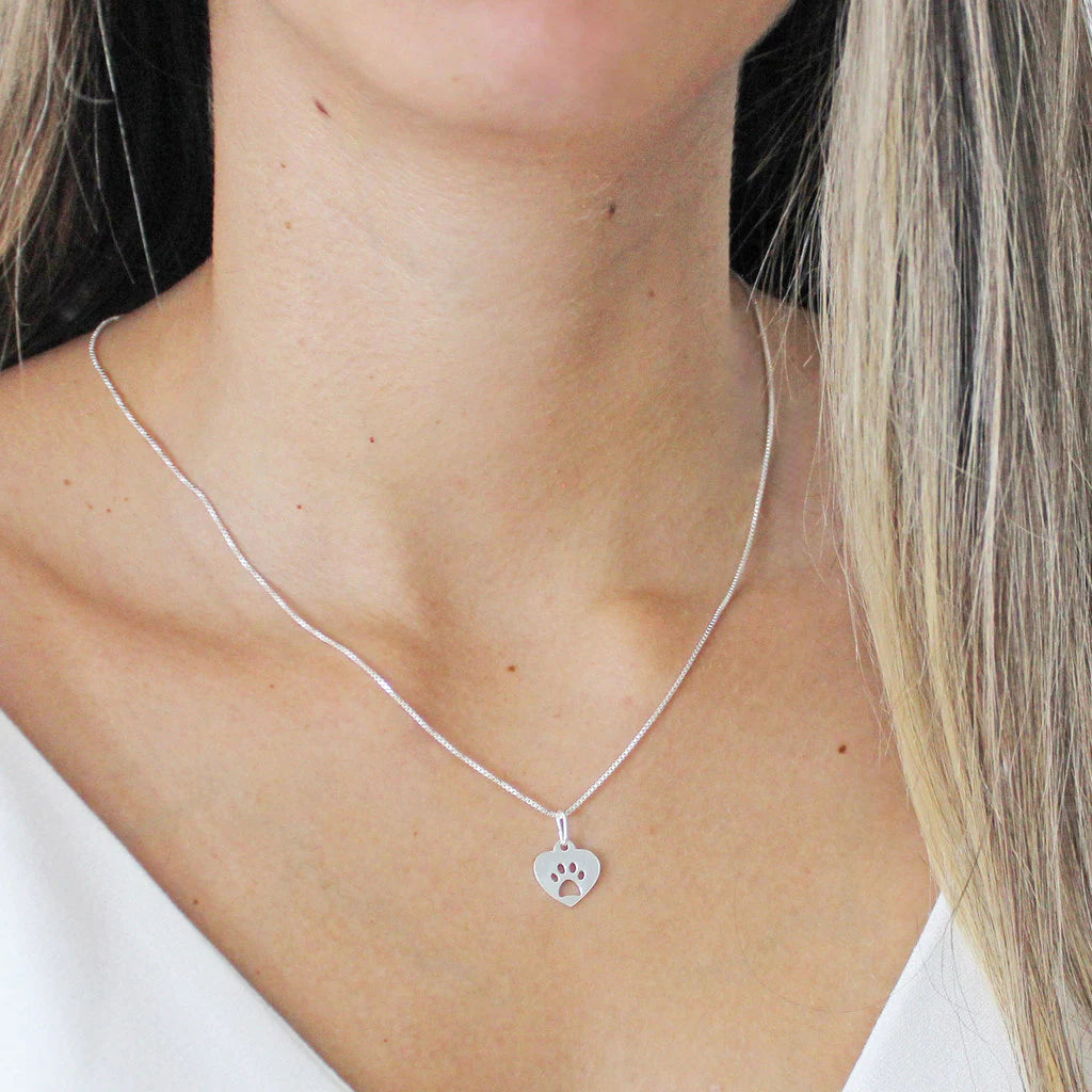 Colar Coração com Patinha de Cachorro em Prata 925 – Lupzy™ | Amor Pet Incondicional