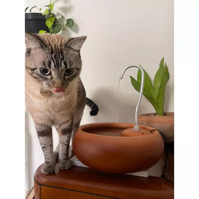 Bebedouro Pet Luxo em Cerâmica Vintage – FreshHome™ | Água Fresca e Estilo para sua Casa