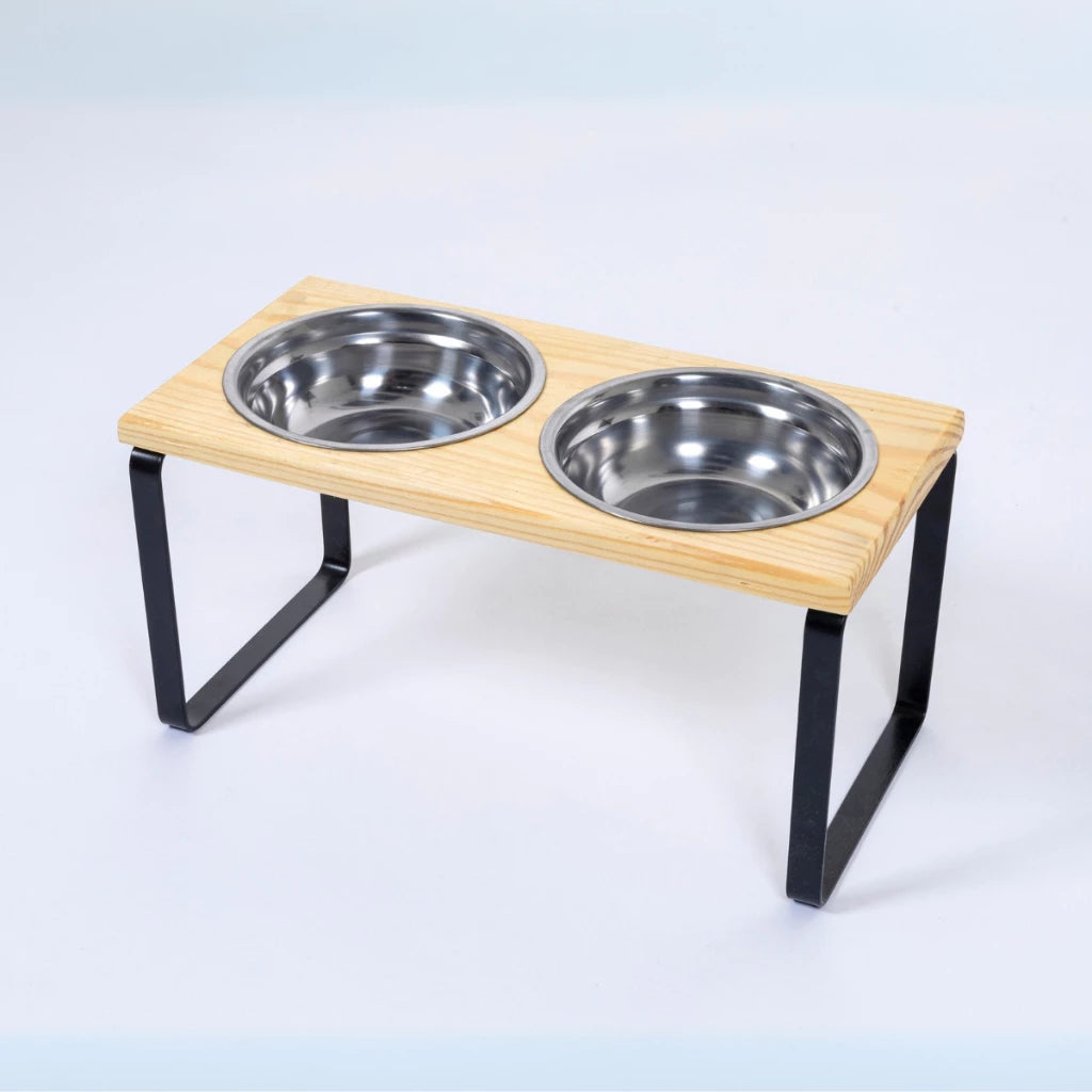 Suporte Duplo Elevado com Potes Inox para Cachorro e Gato – Base em Madeira Envernizada e Pés de Aço
